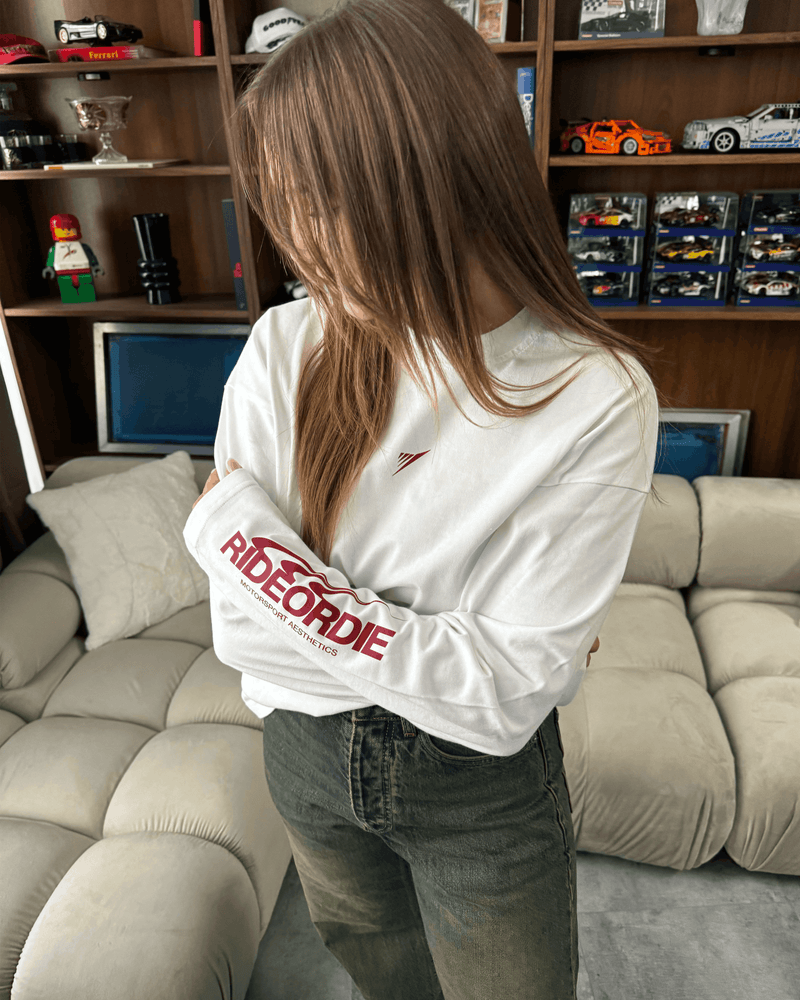 longsleeve motorsport aesthetics
