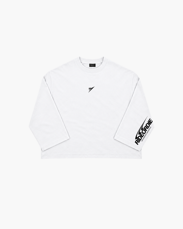 longsleeve motorsport aesthetics